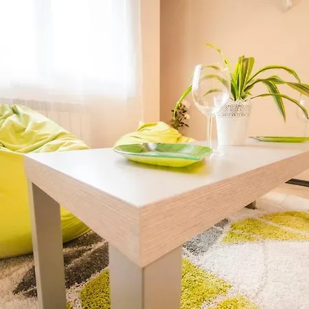 Apartman 19 Cozy With Balcony