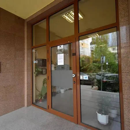 19 Cozy With Balcony Apartman