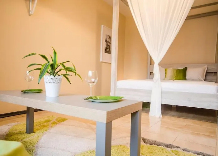 19 Cozy With Balcony *