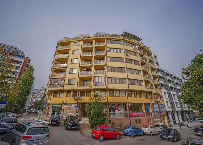 19 Cozy With Balcony アパート ソフィア