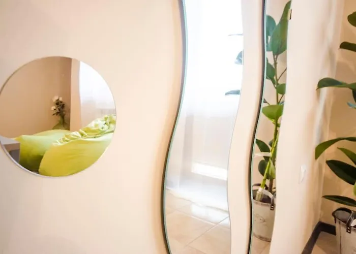 アパート 19 Cozy With Balcony