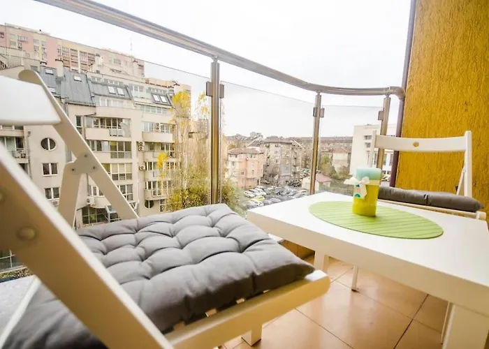 19 Cozy With Balcony アパート *