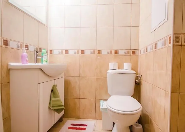 19 Cozy With Balcony アパート