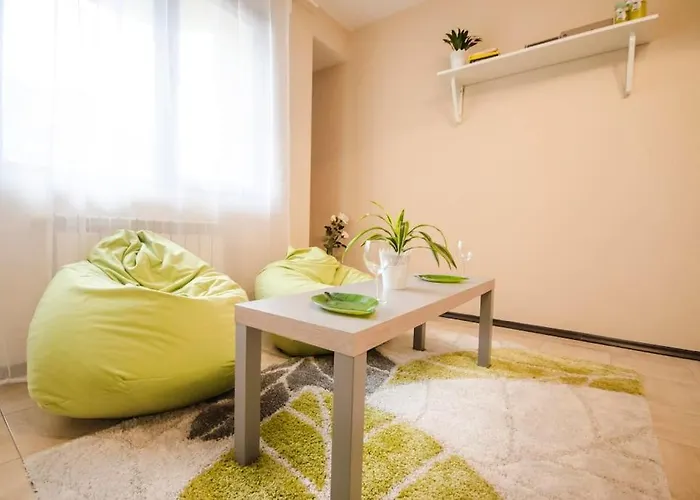 アパート 19 Cozy With Balcony