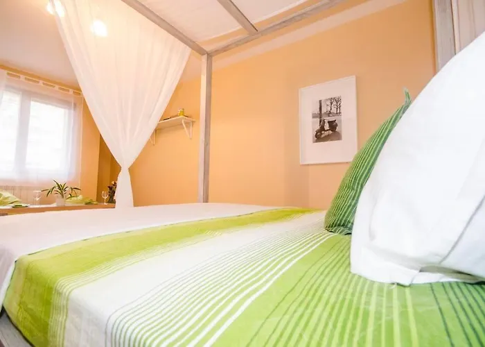 19 Cozy With Balcony アパート *