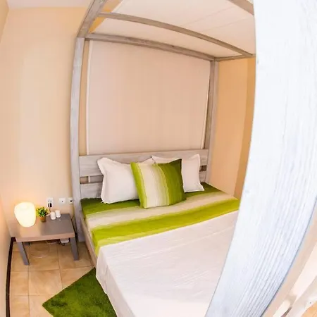 19 Cozy With Balcony Apartmán